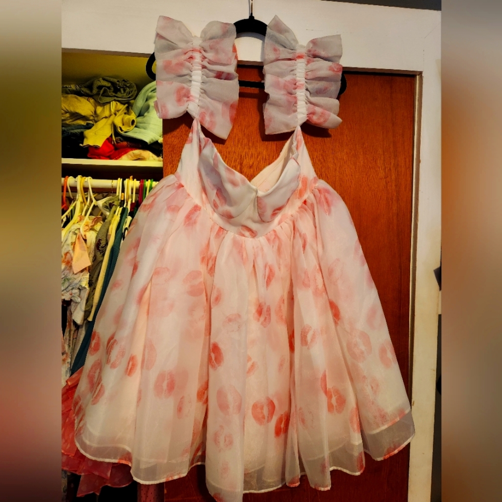 Selkie lips dress